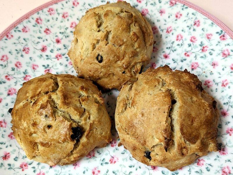 Apple and cinnamon cookies